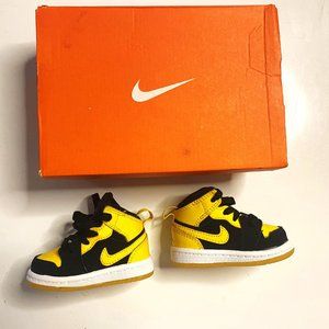 Jordan 1 Retro Mid New Love (2017)BLACK/VARSITY MAIZE-WHITE 640735-035 2C